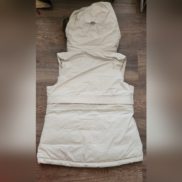 PRANA FAUX FUR LINED PUFFER VEST - Picture 11 of 14